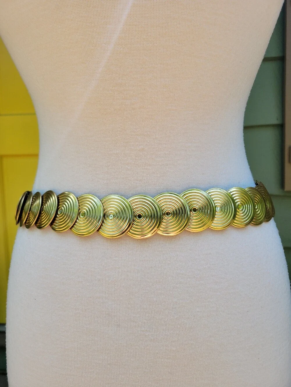 Vintage Gold Tone Disc Stretch Belt | Mod Disco Glam Statement Waist Belt - Picture 4 of 12